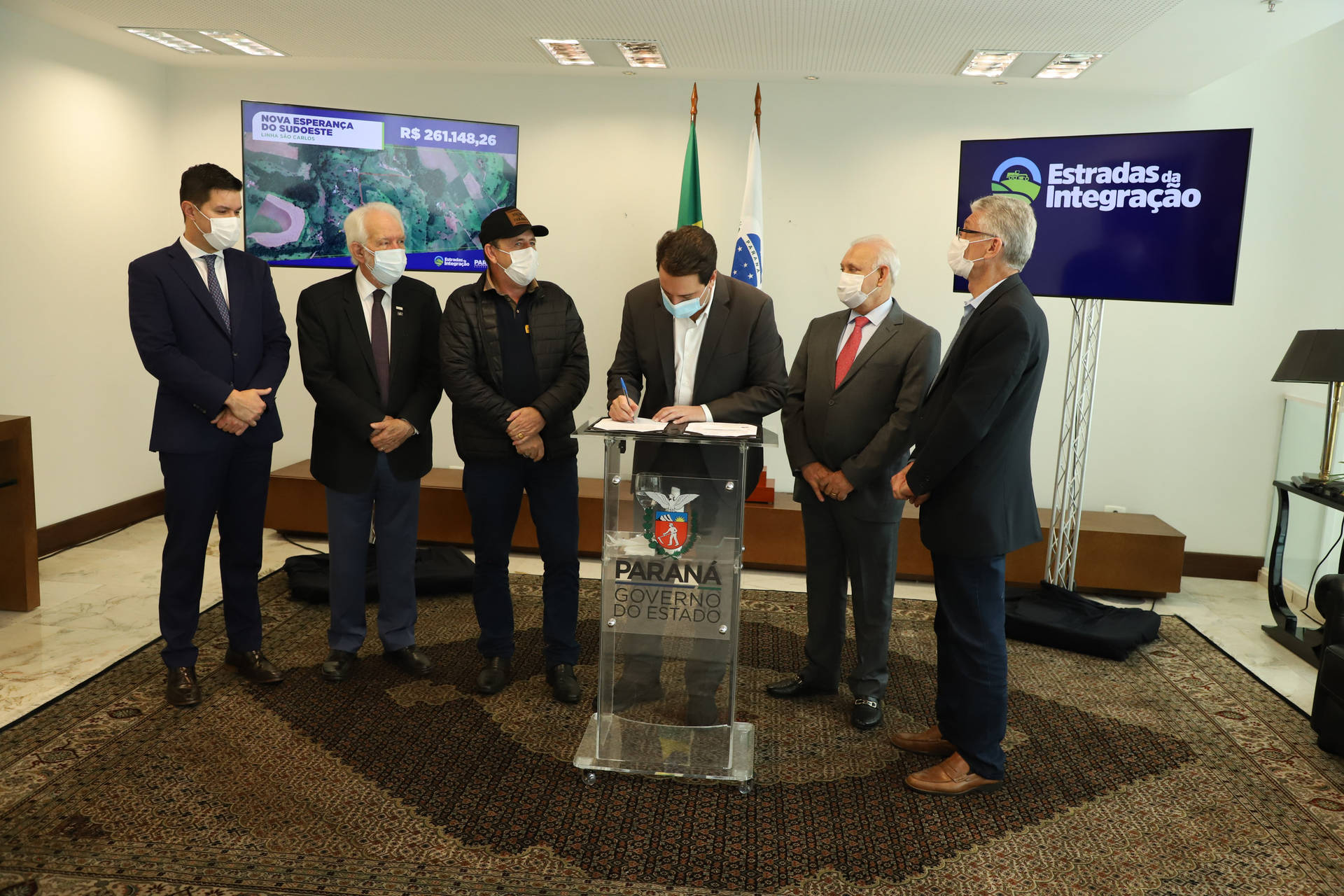 Governo do Paraná libera R$ 9 milhões para revitalização de estradas rurais em 10 municípios